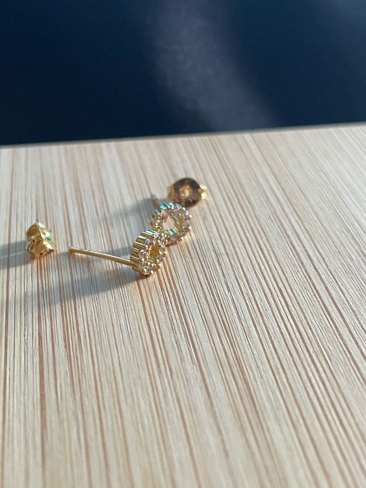 ARETES CRYSTAL CIRCLE