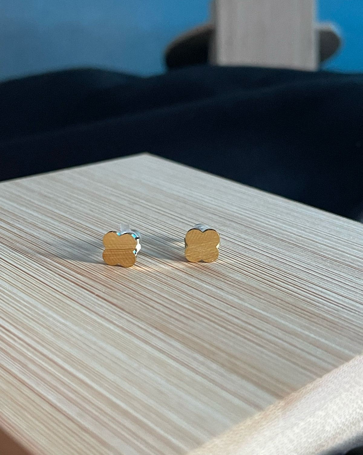 ARETES TREBOL